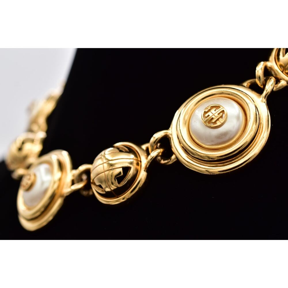 Givenchy Vintage Runway Logo Pearl Necklace Gold Medallion Statement 1980s BinBH - Picture 10 of 12